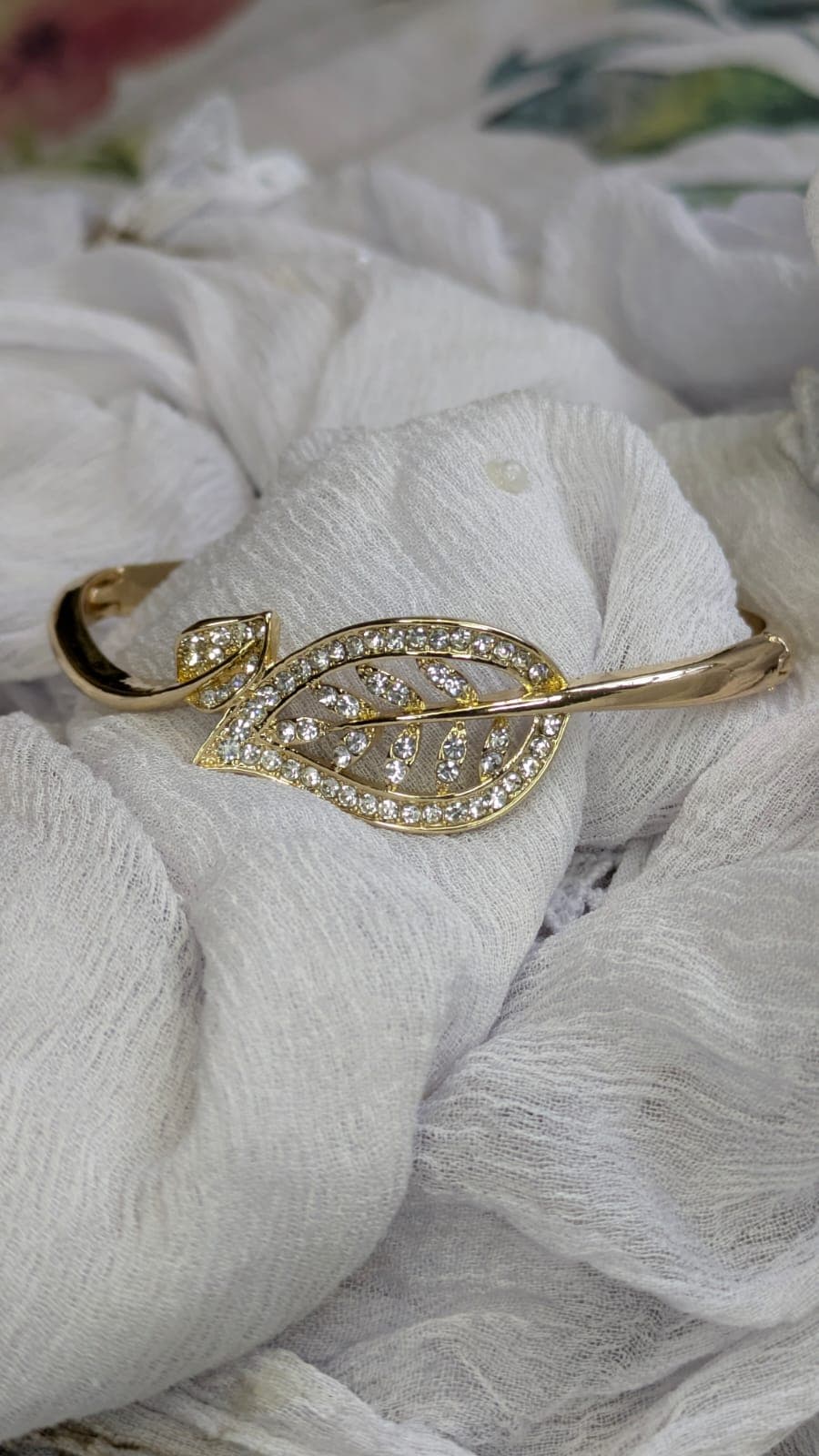 Elegant Silver Stone Bracelet for Timeless Style — image 1