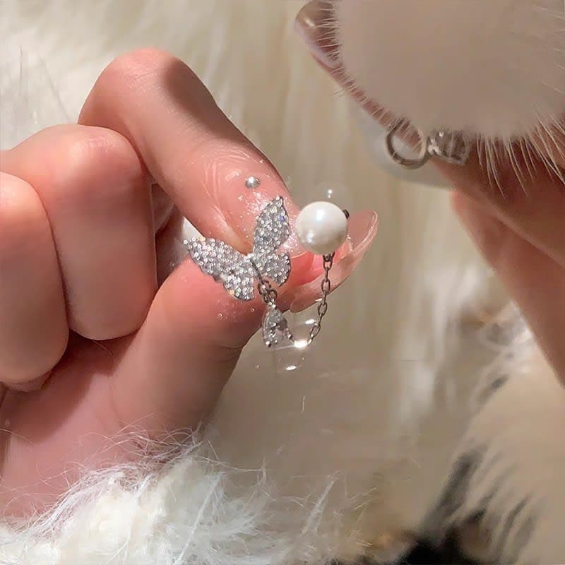 Stunning Glittery Butterfly Ring for Unique Style — image 1