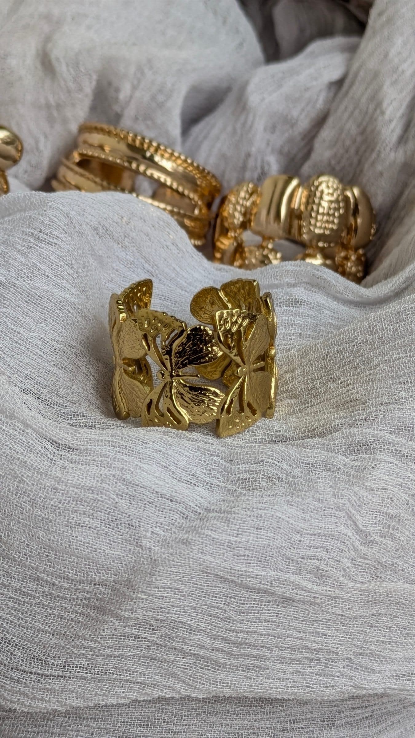 Elegant Golden Bloom Ring for Timeless Style — image 1