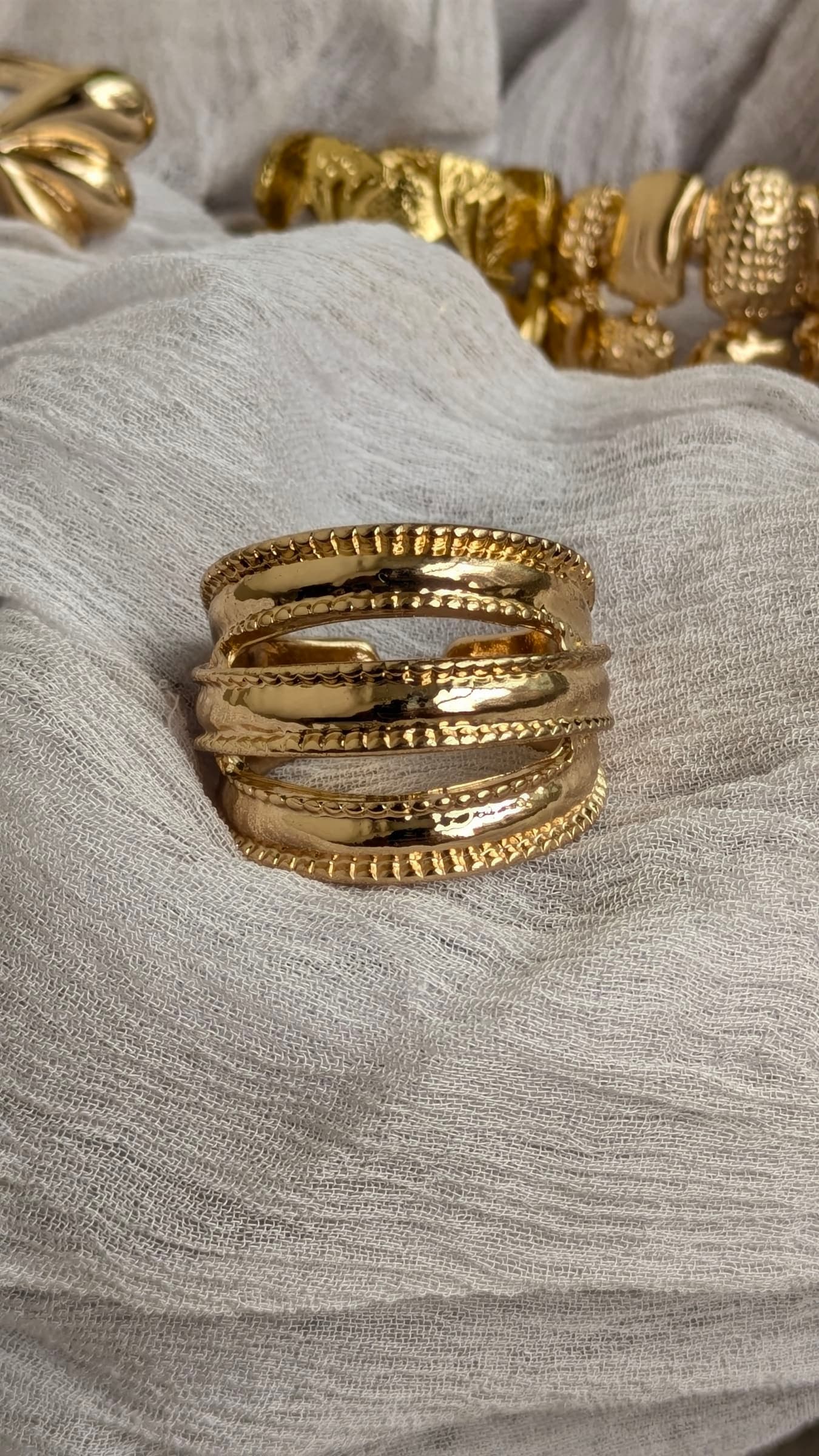 Ripple Band Ring - Stylish and Durable Design for Everyday Wear — image 1